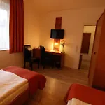 Arador 3*