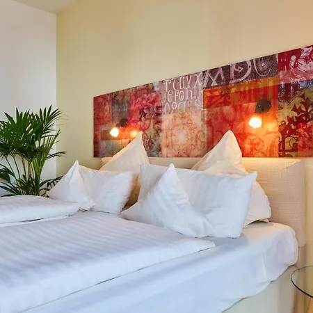 Hotel Arador-city 3*