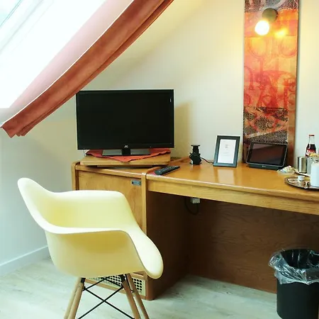 Hotel Arador-city 3*